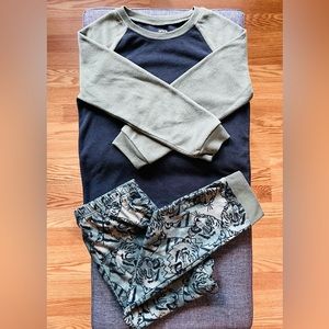 EUC-Carter’s lounge/sleepwear-(Boys) size 8